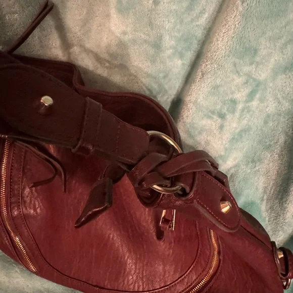 Beautiful Gently Used Jessica Simpson Purse. - Picture 4 of 7